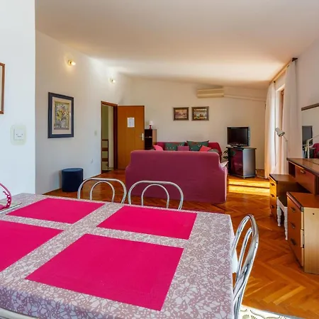 Vlasta Apartment Dramalj